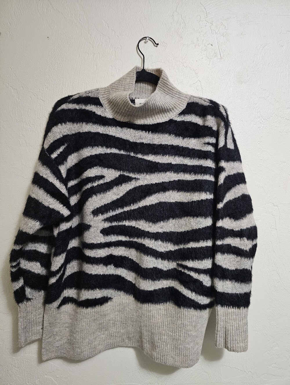 Twine & String Zebra Print Knit Mock Neck Sweater (Size XS)Fits Oversized